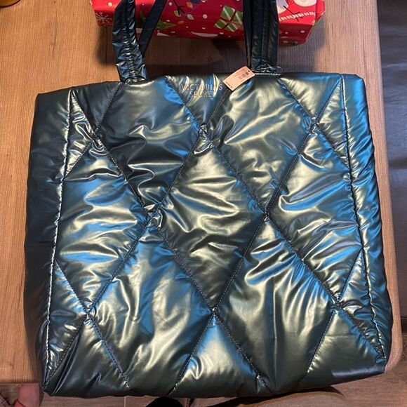 *NWT* Victoria’s Secret Metallic Teal Puffer Tote Bag - Picture 1 of 4